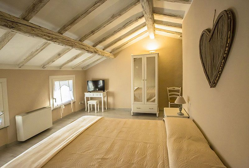 Romantisches Superior-Zimmer mit freiliegenden Balken