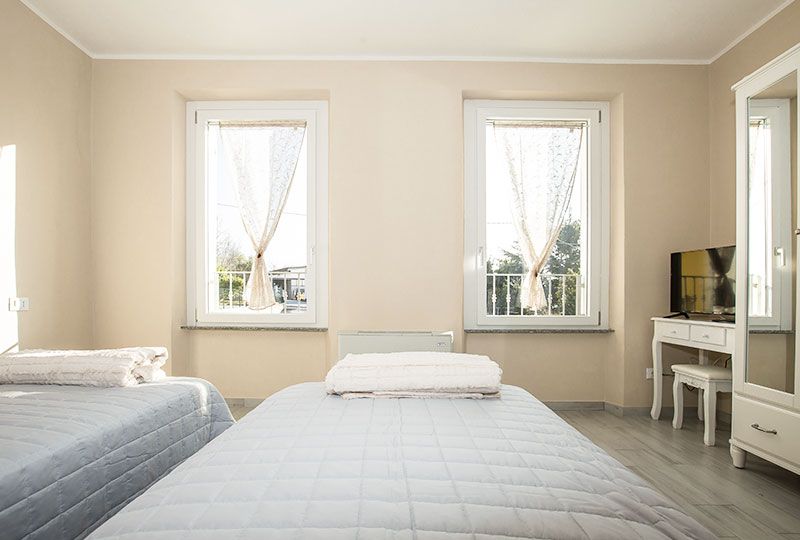Twin Room — detail 2