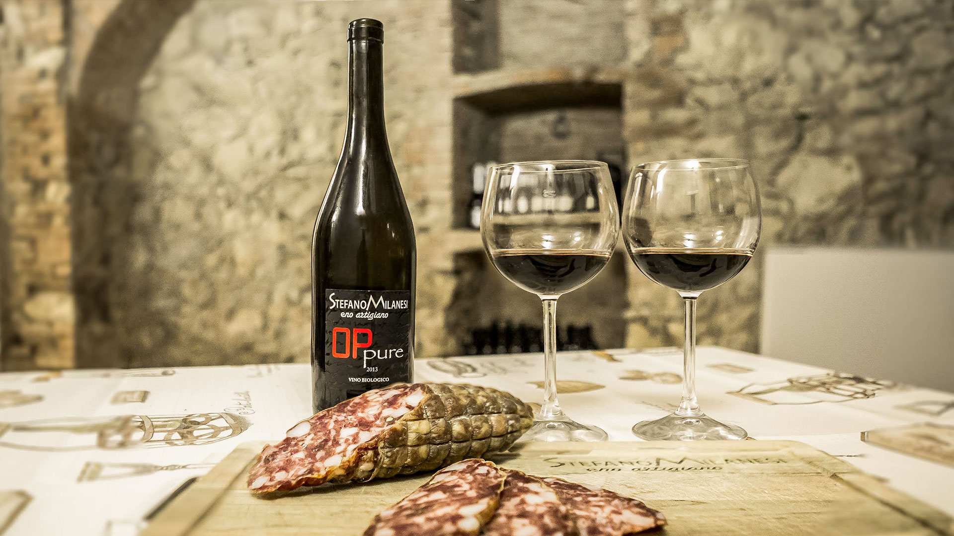 Wine tasting at 700 Enolocanda